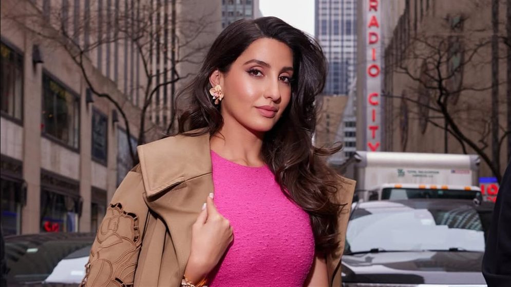 নোরা ফাতেহির গানে অশ্লীলতার অভিযোগ