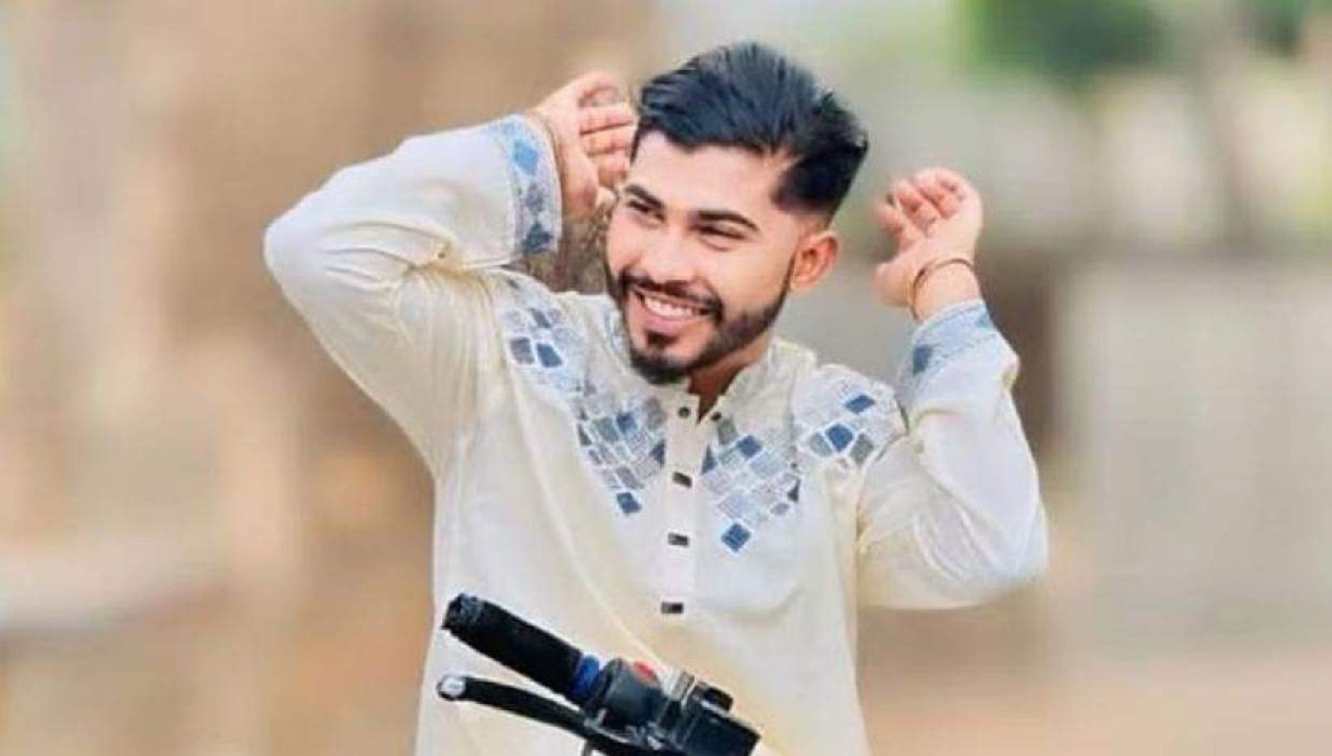 অস্ত্রসহ খুলনার ‘শীর্ষ সন্ত্রাসী’ সাকা গ্রেপ্তার