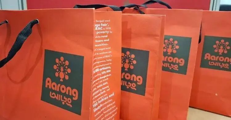 শপিং ব্যাগের অতিরিক্ত দাম আদায় বন্ধে আড়ংকে লিগ্যাল নোটিশ