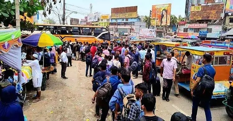যাত্রীদের কাছ থেকে অতিরিক্ত ভাড়া নেয়া হচ্ছে বলে বিভ্রান্তি সৃষ্টি করছে