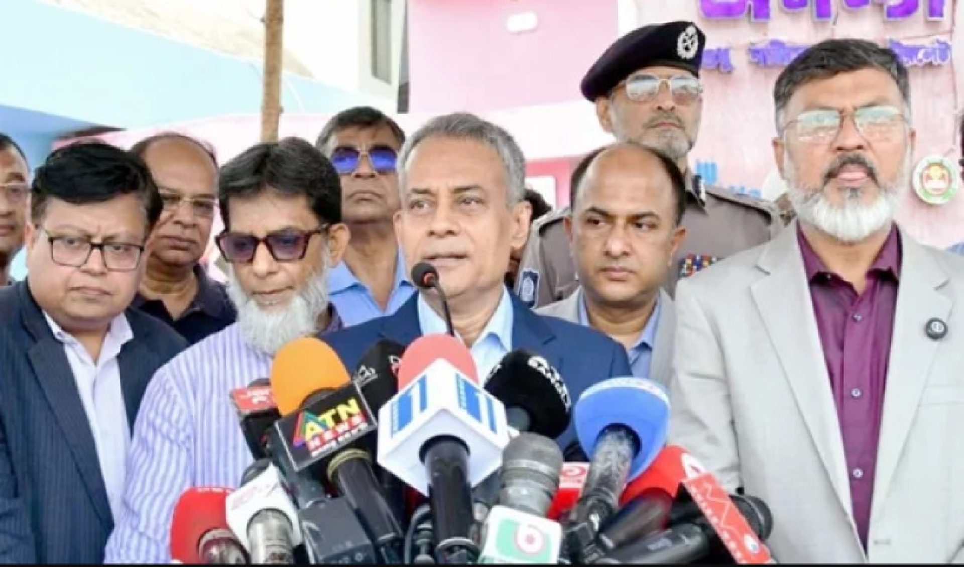 ‘ঈদযাত্রা স্বস্তিদায়ক, বাড়তি ভাড়া নেওয়া হচ্ছে না’