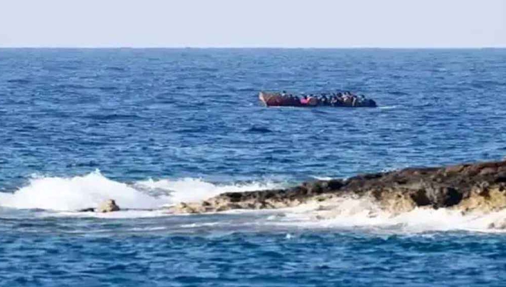 আন্দামান সাগরে ট্রলারডুবে বাংলাদেশিসহ নিখোঁজ ২৫০