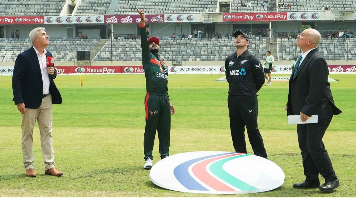 টস হেরে ফিল্ডিংয়ে বাংলাদেশ