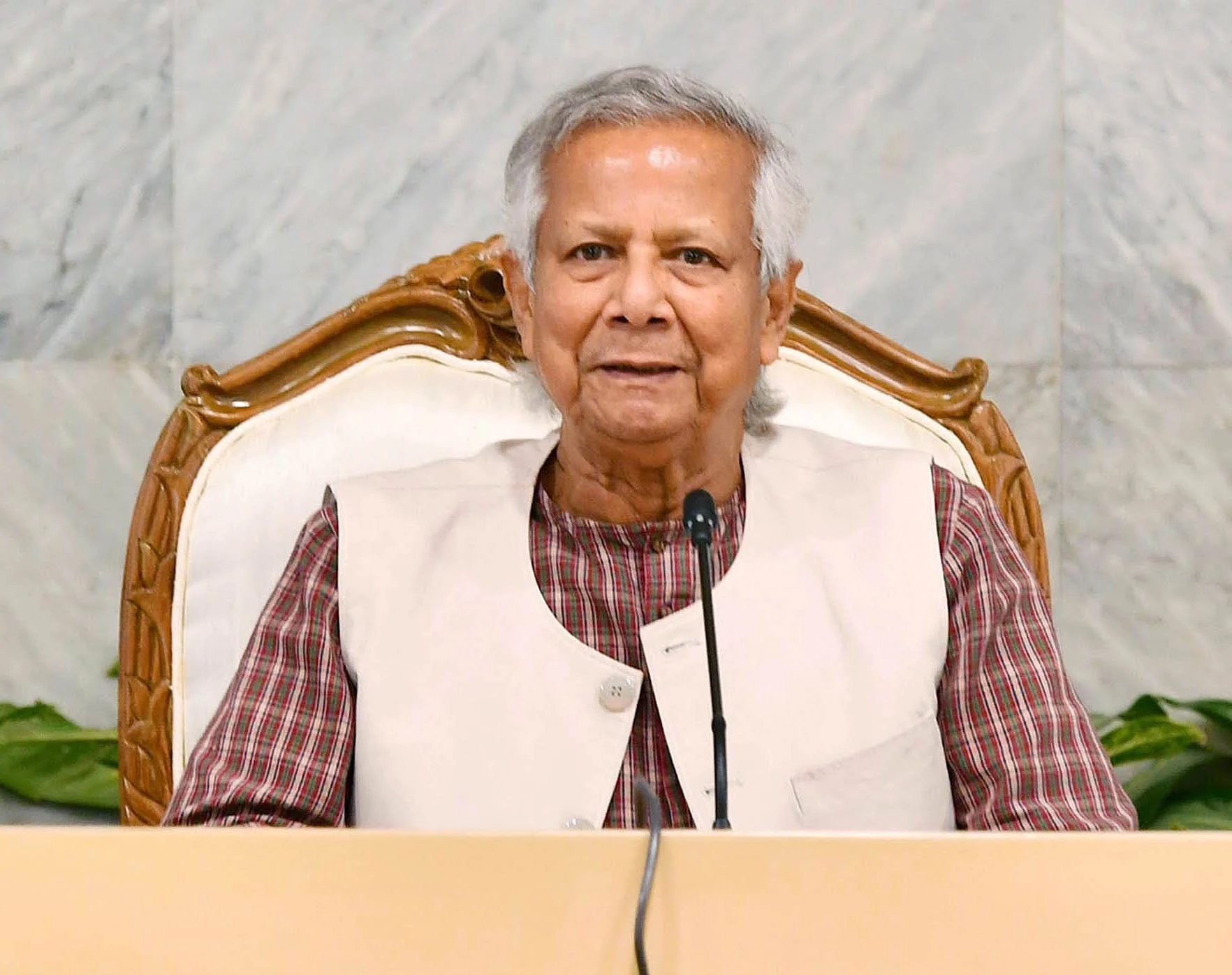 জাতির উদ্দেশে বিদায়ী ভাষণে যা বললেন প্রধান উপদেষ্টা