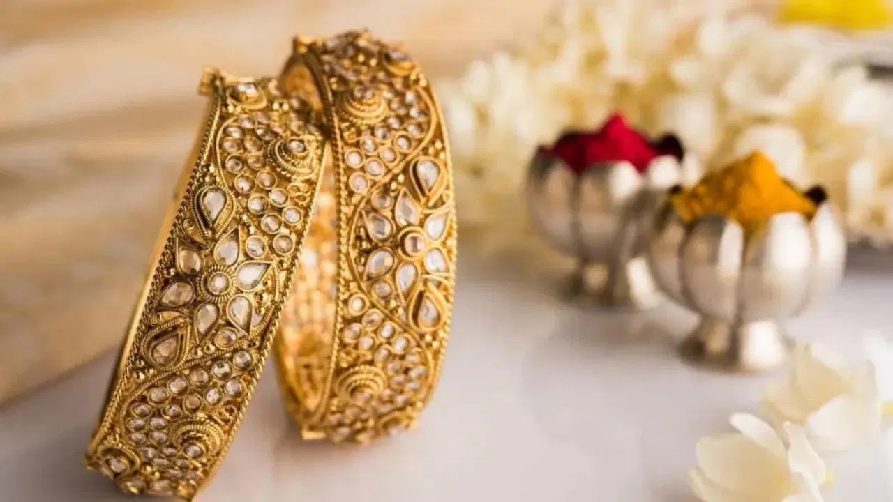 কমেছে সোনার দাম