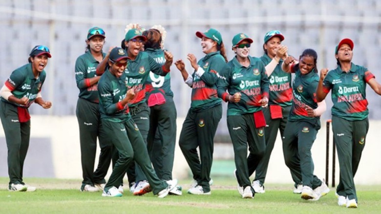 পাকিস্তানকে হারিয়ে ফাইনালে গেল বাংলাদেশ